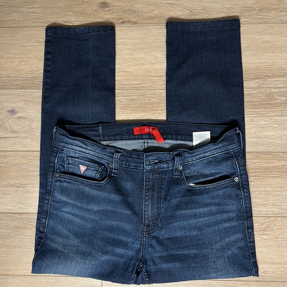 Guess Jeans - Picture 4 of 8